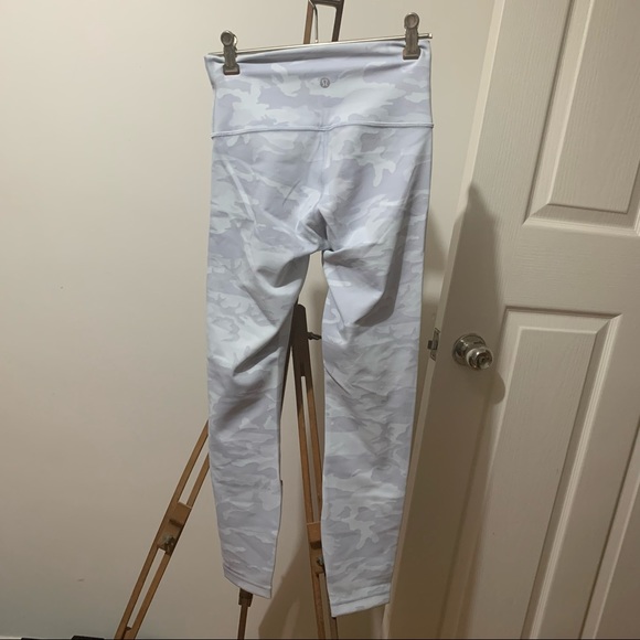 lululemon athletica Pants - **NEW** LULULEMON WUNDER UNDER HIGH-RISE 7/8 TIGHT ASIA SIZE 6 US